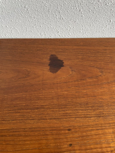 
                  
                    Deens teakhouten wandkastje - LOUI.STORE
                  
                