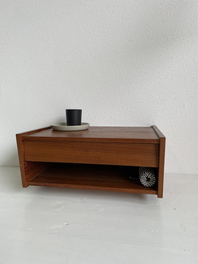 Deens teakhouten wandkastje - LOUI.STORE
