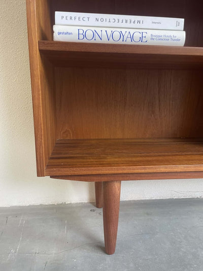
                  
                    Deense boekenkast teak (m) - LOUI.STORE
                  
                