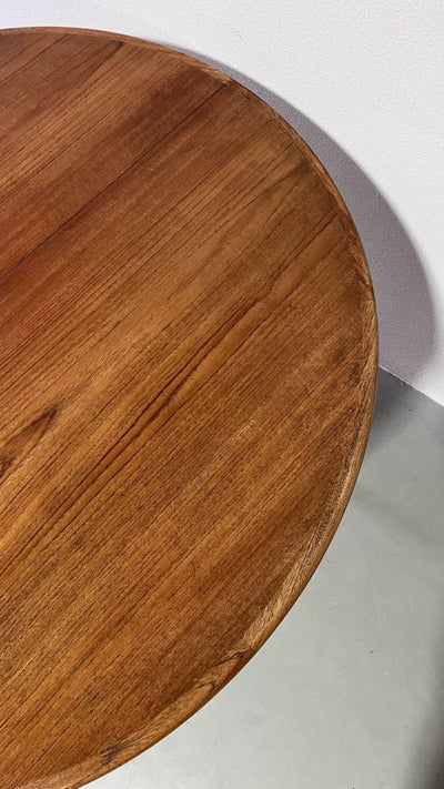 
                  
                    Deense eettafel rond teak - LOUI.STORE
                  
                