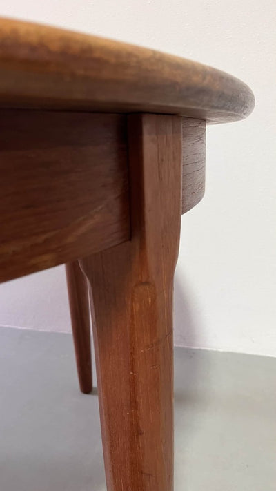 
                  
                    Deense eettafel rond teak - LOUI.STORE
                  
                