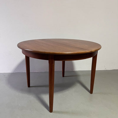 Deense eettafel rond teak - LOUI.STORE