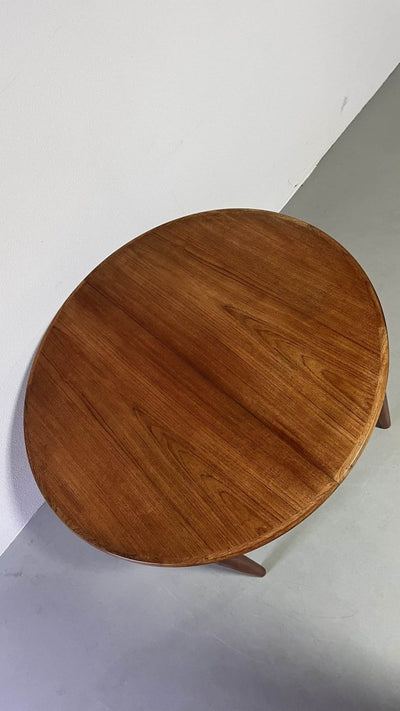 
                  
                    Deense eettafel rond teak - LOUI.STORE
                  
                