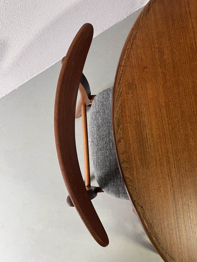 
                  
                    Deense eettafel rond teak - LOUI.STORE
                  
                