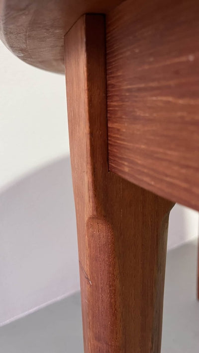 
                  
                    Deense eettafel rond teak - LOUI.STORE
                  
                