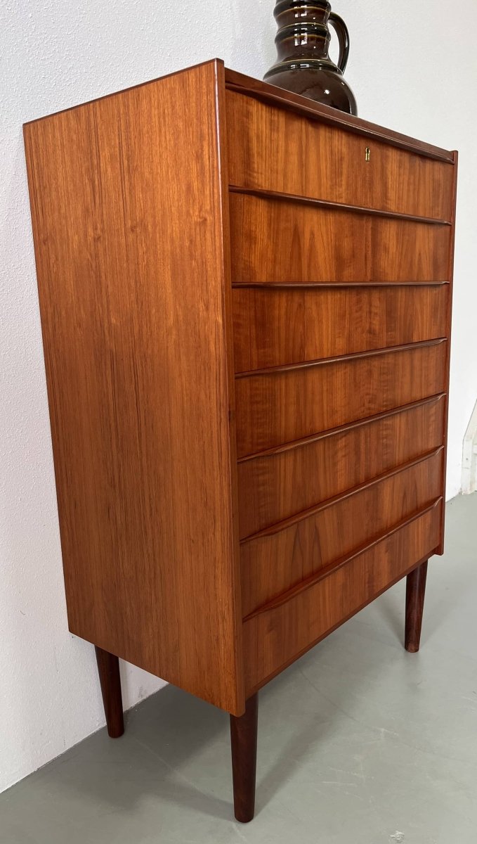 
                  
                    Deense ladekast in teak 7* - LOUI.STORE
                  
                