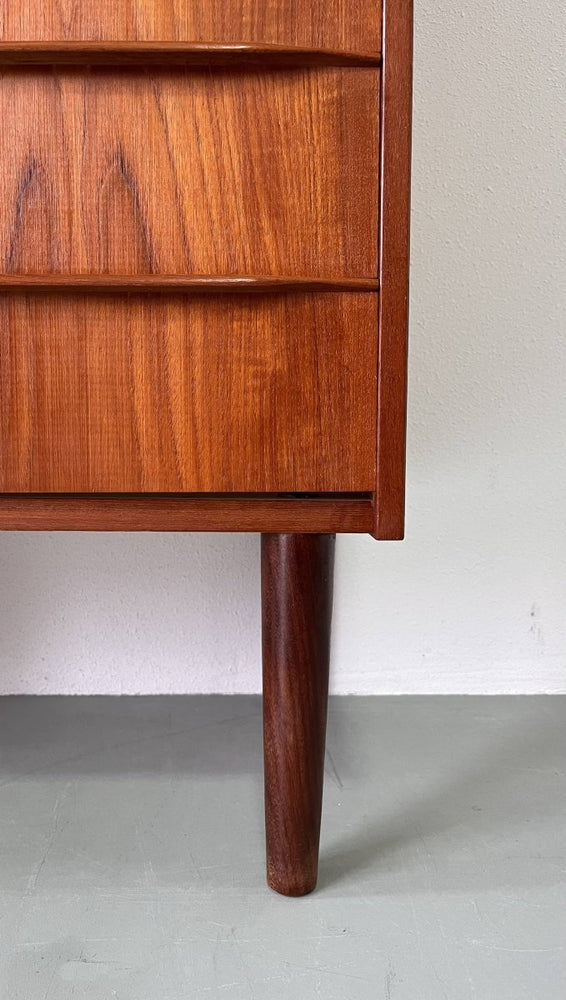 
                  
                    Deense ladekast in teak 7* - LOUI.STORE
                  
                