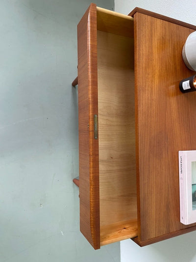 
                  
                    Deense ladekast teak 4* - LOUI.STORE
                  
                