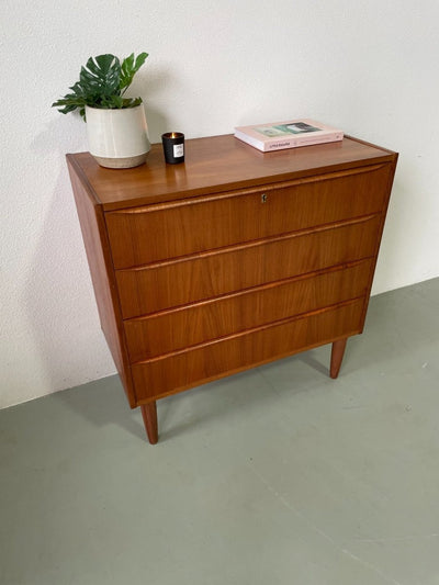 
                  
                    Deense ladekast teak 4* - LOUI.STORE
                  
                