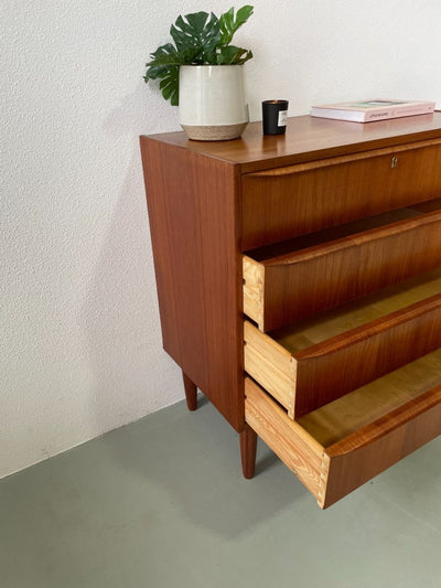 
                  
                    Deense ladekast teak 4* - LOUI.STORE
                  
                