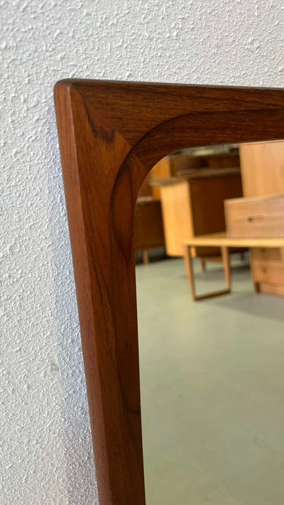 
                  
                    Deense spiegel teak - LOUI.STORE
                  
                