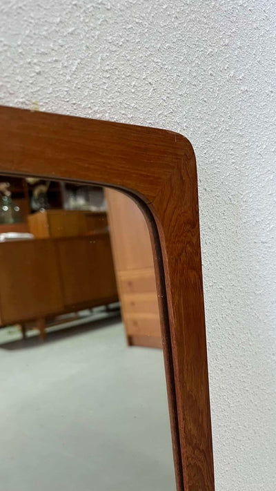 
                  
                    Deense spiegel teak - LOUI.STORE
                  
                