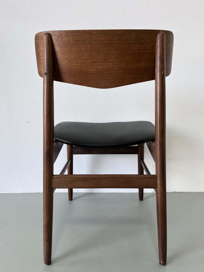 
                  
                    Deense stoel skai - teak - LOUI.STORE
                  
                