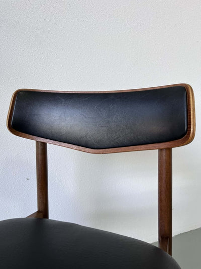 
                  
                    Deense stoel skai - teak - LOUI.STORE
                  
                