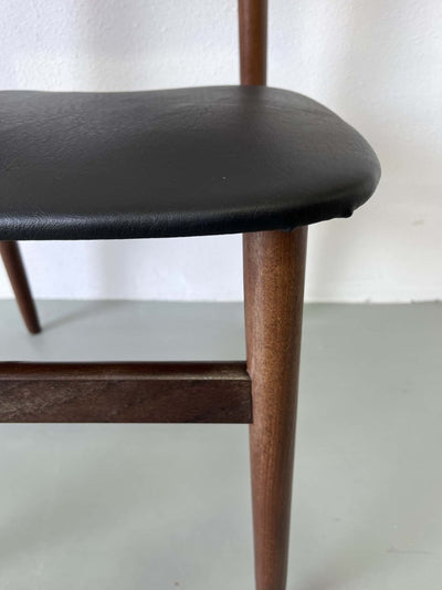 
                  
                    Deense stoel skai - teak - LOUI.STORE
                  
                