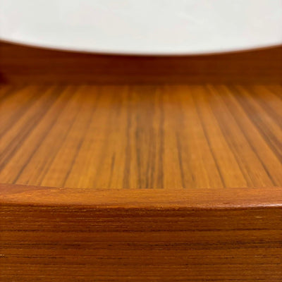 
                  
                    Dienblad teak - LOUI.STORE
                  
                