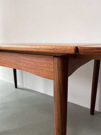 
                  
                    Eettafel teak (uitschuifbaar -230) - LOUI.STORE
                  
                