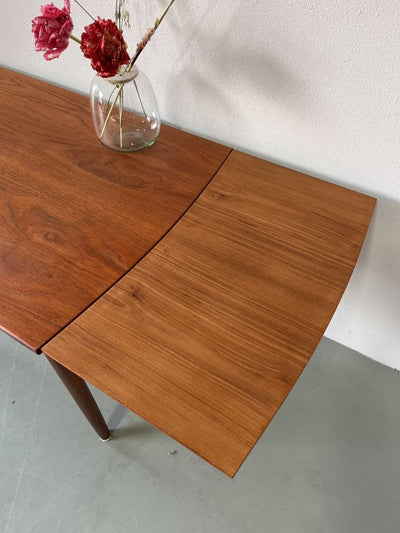 
                  
                    Eettafel teak (uitschuifbaar) afgerond - LOUI.STORE
                  
                