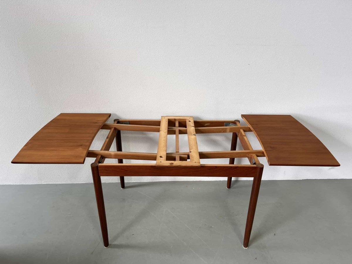
                  
                    Eettafel teak (uitschuifbaar) afgerond - LOUI.STORE
                  
                