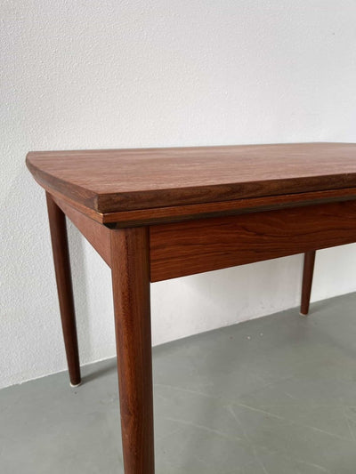 
                  
                    Eettafel teak (uitschuifbaar) afgerond - LOUI.STORE
                  
                