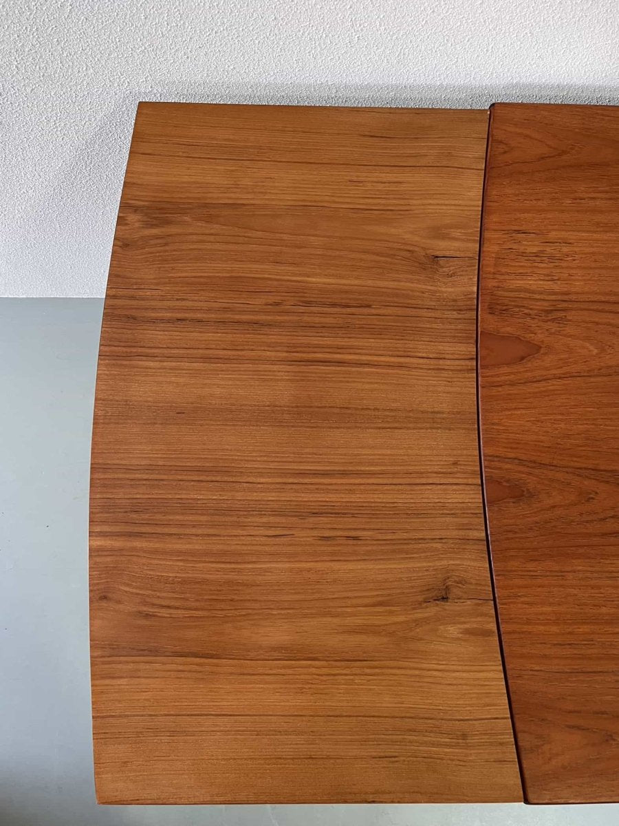 
                  
                    Eettafel teak (uitschuifbaar) afgerond - LOUI.STORE
                  
                