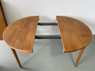 
                  
                    Eettafel uitschuifbaar rond - LOUI.STORE
                  
                