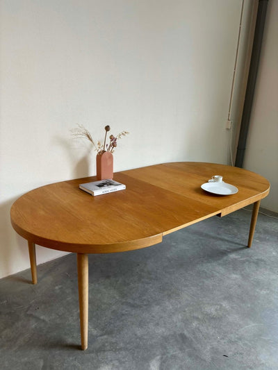 
                  
                    Eettafel uitschuifbaar Villy Schou - LOUI.STORE
                  
                