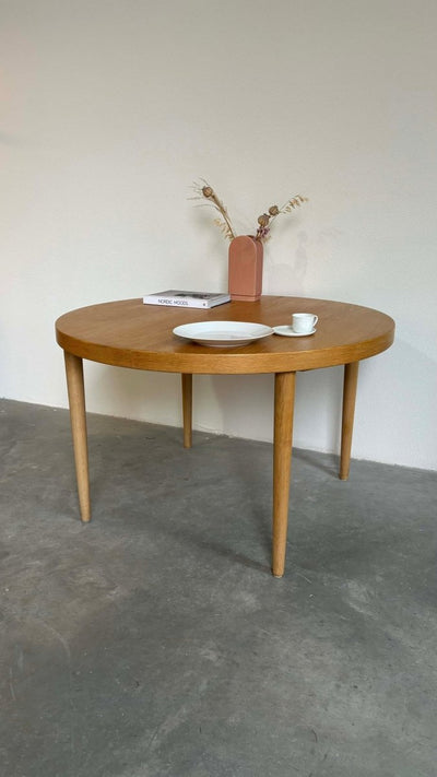 
                  
                    Eettafel uitschuifbaar Villy Schou - LOUI.STORE
                  
                