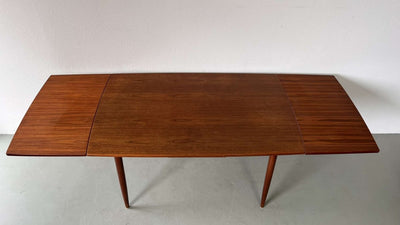 
                  
                    Eettafel Vejle Stole (uitschuifbaar) - LOUI.STORE
                  
                