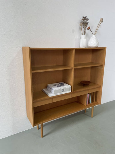 Eiken boekenkast met lades - LOUI.STORE