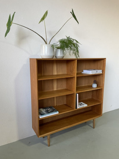 
                  
                    Eiken boekenkast - LOUI.STORE
                  
                