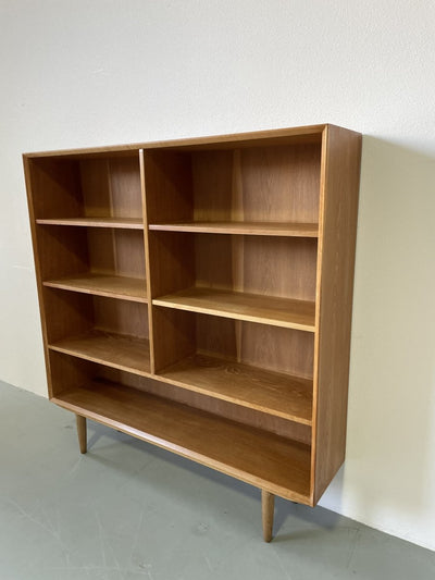 
                  
                    Eiken boekenkast - LOUI.STORE
                  
                