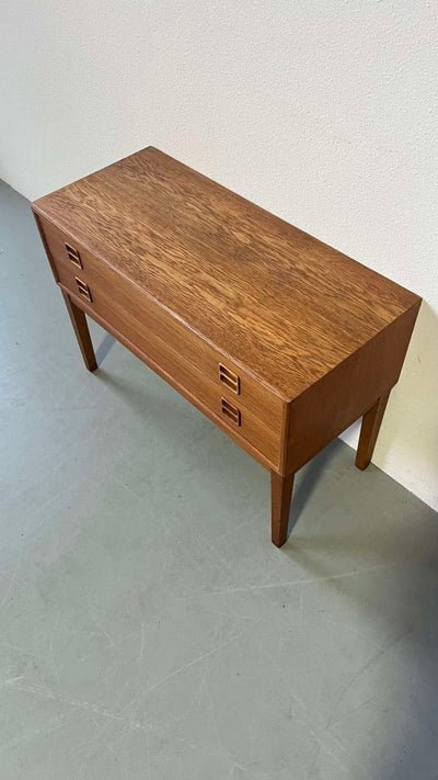 
                  
                    Eiken ladekastje - sideboard - LOUI.STORE
                  
                