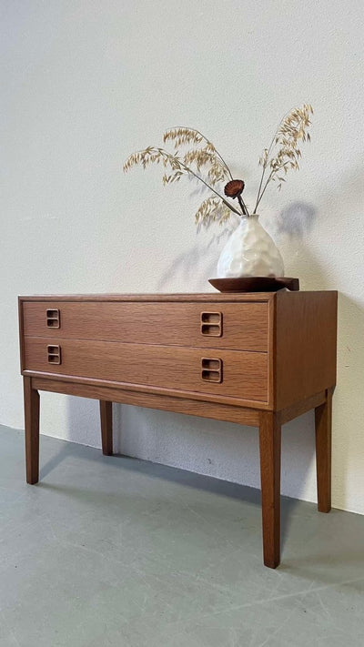 
                  
                    Eiken ladekastje - sideboard - LOUI.STORE
                  
                