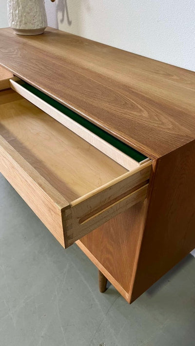 
                  
                    Eiken sideboard Brouer - LOUI.STORE
                  
                