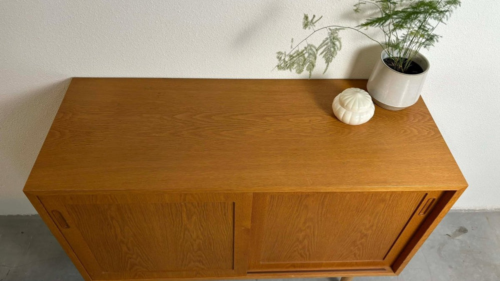 
                  
                    Eiken sideboard Hundevad (S) - LOUI.STORE
                  
                