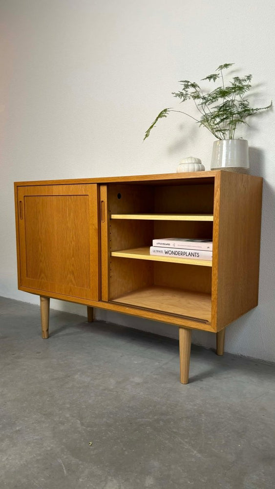 
                  
                    Eiken sideboard Hundevad (S) - LOUI.STORE
                  
                