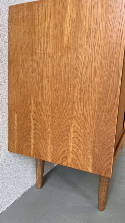 
                  
                    Eiken sideboard - LOUI.STORE
                  
                