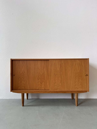 
                  
                    Eiken sideboard - LOUI.STORE
                  
                