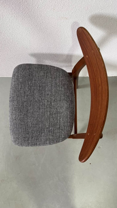 
                  
                    Farstrup stoelen set 4* - LOUI.STORE
                  
                