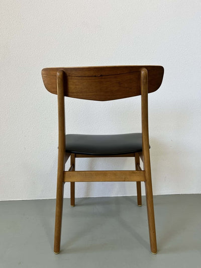 
                  
                    Findahls Møbler stoelen 6 - LOUI.STORE
                  
                
