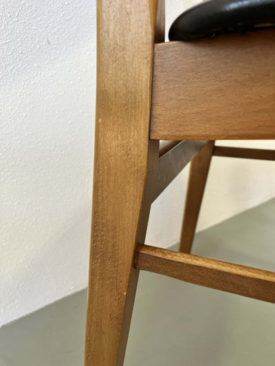 
                  
                    Findahls Møbler stoelen 6 - LOUI.STORE
                  
                