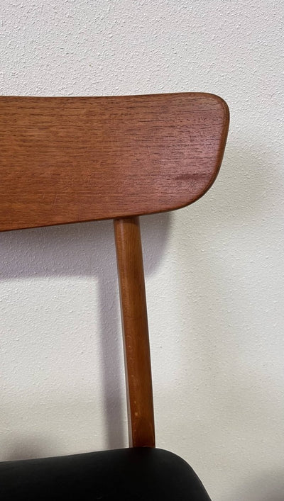
                  
                    Findahls stoelen *4 skai - LOUI.STORE
                  
                