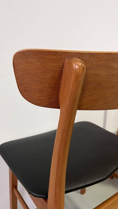 
                  
                    Findahls stoelen *4 skai - LOUI.STORE
                  
                