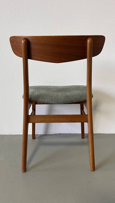 
                  
                    Findahls stoelen *4 - LOUI.STORE
                  
                