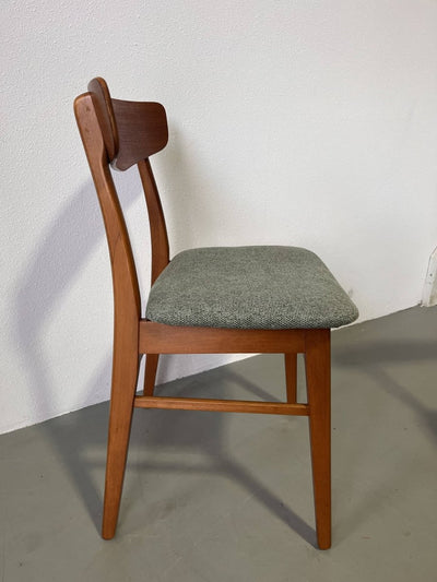 
                  
                    Findahls stoelen *4 - LOUI.STORE
                  
                