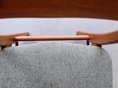 
                  
                    Findahls stoelen *4 - LOUI.STORE
                  
                