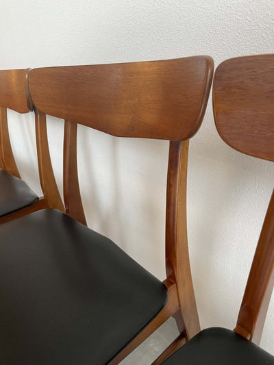 
                  
                    Findahls stoelen set *4 - LOUI.STORE
                  
                
