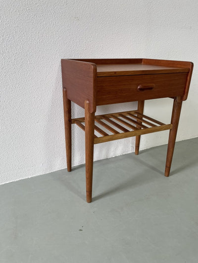 
                  
                    Halkastje met lade - LOUI.STORE
                  
                