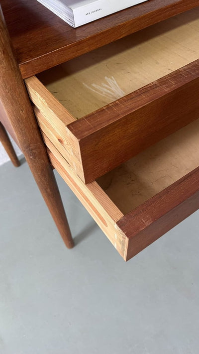 
                  
                    Halkastje teak met lades - LOUI.STORE
                  
                